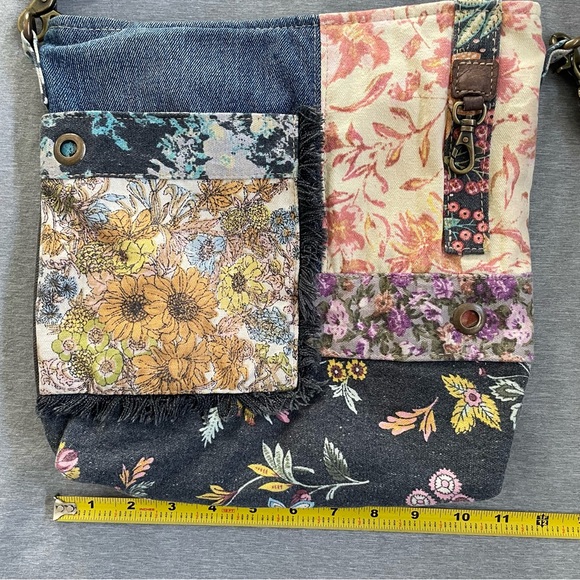 Myra Bag Floral Patchwork Crossbody Bag - Picture 3 of 12